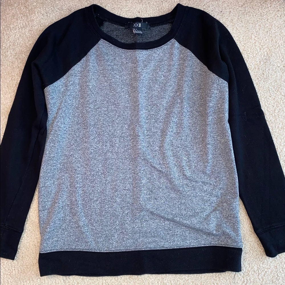 Black & Light Gray Sweatshirt Forever 21